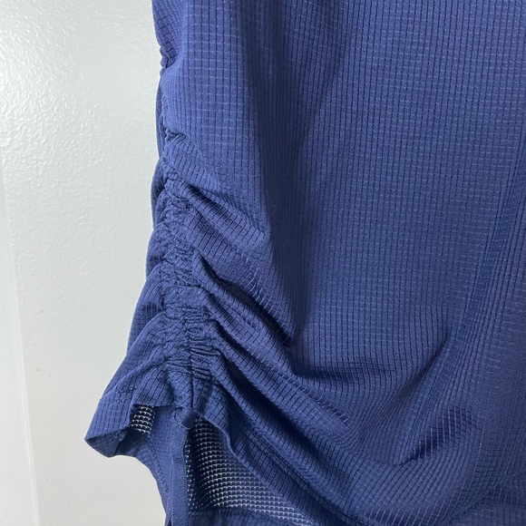 2 for $15 💚 Fabletics curved cinch racer back tank - Picture 2 of 4